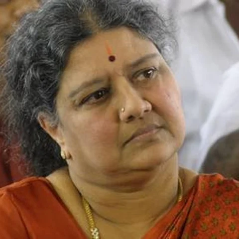 சசிகலா சீராய்வு மனு தேதி குறிப்பிடாமல் தள்ளி வைப்பு !