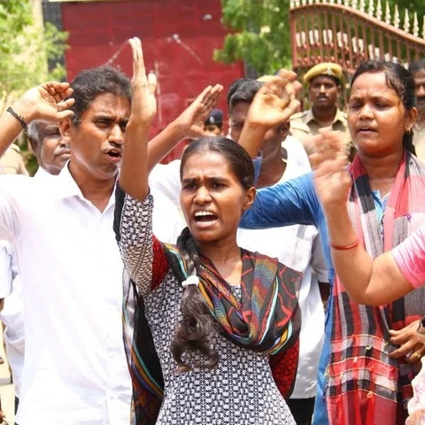 ”பெண்களின் கர்வமும் திமிரும்தான் அவர்களைப் போராட வைக்கிறது!’’ வளர்மதி