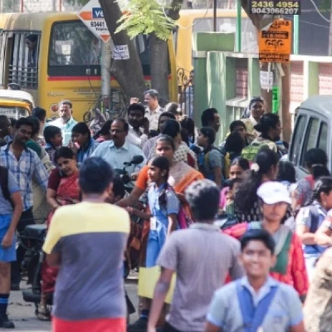 “மொழிகளைத் திணிக்காதீர்கள்...!” மும்மொழிக் கொள்கை குறித்து கல்வியாளர்கள்!