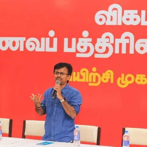 அந்த ஒரு தப்பு, விஜய்யுடன் மூன்றாவது ஹேண்ட்-ஷேக்! - ஏ.ஆர்.முருகதாஸ் சர்ப்ரைஸ்