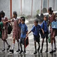 தமிழகத்தில் பரவலாக மழை: காரைக்காலில் பள்ளிகளுக்கு விடுமுறை!