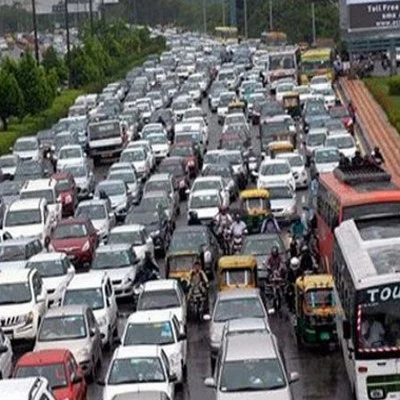 ஒற்றை, இரட்டைப்படை வாகன நடைமுறை: நிறுத்த சொல்லும் டெல்லி நீதிமன்றம்!