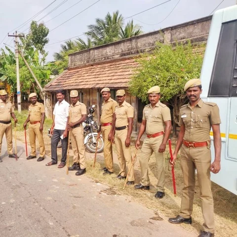 காணும் பொங்கல் கொண்டாட்டத்தில் இருதரப்பினரிடையே மோதல் - கடலூரில் ஒருவர் வெட்டிக்கொலை