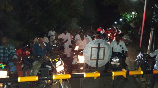 `12மணி நேரம் வேலைபார்த்துவிட்டேன்;இனிமேலும் முடியாது!' - சரக்கு ரயிலை நிறுத்திய டிரைவர்