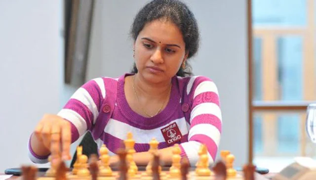 மலைகளை முட்டி... லட்சியம் எட்டி... வெற்றிக்கொடி கட்டிய வீராங்கனைகள்!