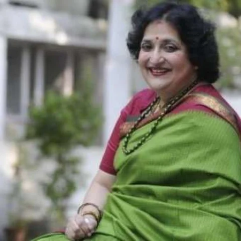 ``3 மாதமாகத் தேடுகிறோம்; இன்றுதான் க்ளூ கிடைத்தது” -ஹரிணியின் தந்தைக்கு நம்பிக்கை அளித்த லதா ரஜினிகாந்த்