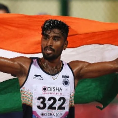 வெறுங்காலில் ஓடிய லட்சுமணன், இன்று ஆசிய சாம்பியன்! - தடகள தமிழன்