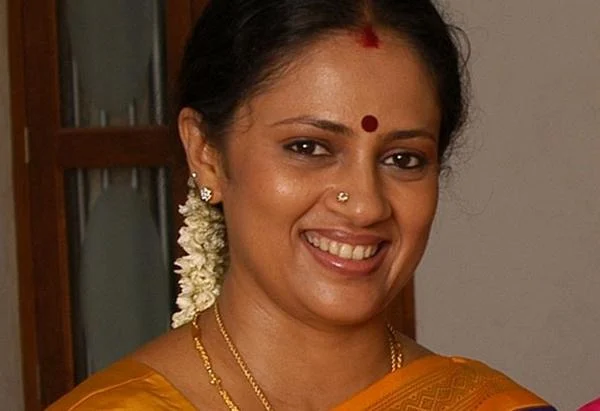 "இந்தக் கேள்விக்குப் பதில் சொல்லி மீம்ஸ் கன்டன்ட் கொடுக்க மாட்டேன்!" - லட்சுமி ராமகிருஷ்ணன்