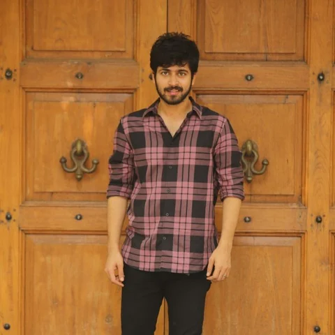``பிக்பாஸ் 2 போட்டியாளர்களே... இப்போ புரியாது... வீட்டுக்குள்ள போங்க, தெரியும்!" - ஹரிஷ் கல்யாண்