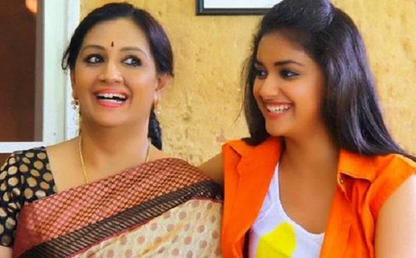 "மோடியைச் சந்தித்ததுக்குக் காரணம் இதுதாங்க; கட்சியில நான் இல்லைங்க!" - கீர்த்தி சுரேஷ் அம்மா மேனகா