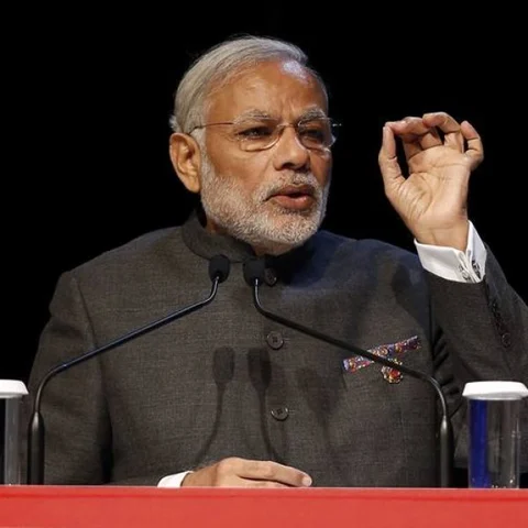 `எளிய உரையாடல்கள் மூலம் இந்தியைப் பரப்புங்கள்' - அரசு அலுவலர்களுக்கு மோடி அட்வைஸ்!