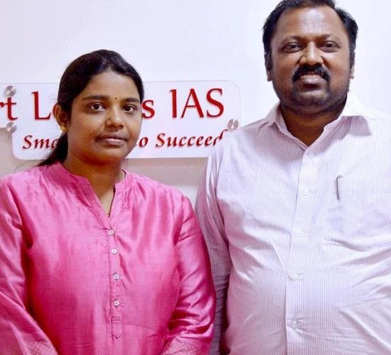 ஐசியூவில் இருந்த அப்பா - ஐ.ஏ.எஸ் தேர்வில் தமிழக அளவில் 10வது இடம் பிடித்த தர்மலாஸ்ரீ!!!
