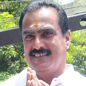 'மன்னார்குடியிலேயே தங்கியிருக்கிறார் அமைச்சர்...!' -திகில் கிளப்பும் திருப்பூர் அ.தி.மு.க