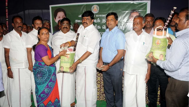 `அ.தி.மு.கவின் தலைமையை ஏற்கும் கட்சிதான் தமிழ்நாட்டில் வெல்லும்!’ - அமைச்சர் ராஜேந்திர பாலாஜி