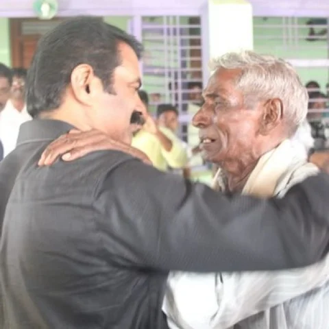 `நடிகர் சூர்யா செய்த உதவி மிக முக்கியமானது!' - டெல்டாவில் நெகிழ்ந்த சீமான்