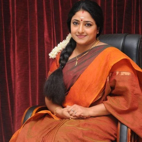 ``வீட்டைக் காலி பண்ணி, சாவியைக் கொடுக்கிறப்போ அழுதுட்டேன்!” - `ப்ரியமானவள்' ப்ரவீணா