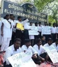 சென்னை சட்டக்கல்லூரி மாணவர்களின் உண்ணாவிரத போராட்டம் வாபஸ்!