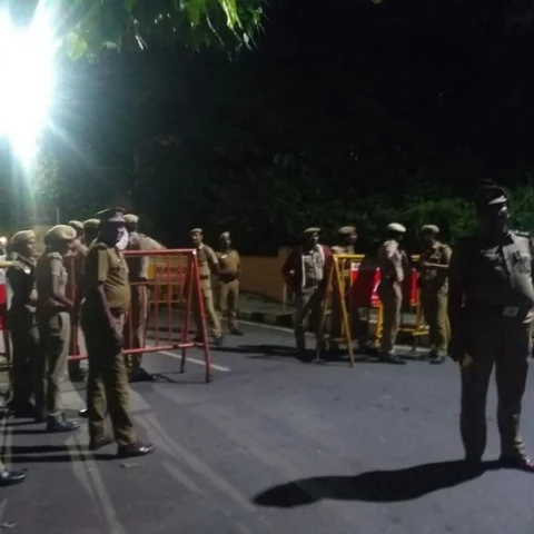 போயஸ் கார்டன் ரெய்டில் கைப்பற்றப்பட்ட பொருள்கள் என்னென்ன..? - விவேக் தகவல்! #ITRaids #LiveUpdates
