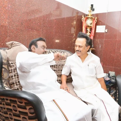 `வாசல்கள் திறந்திருக்கின்றன.. கவனமாக முடிவெடுப்போம்!'- பிரேமலதாவுக்கு விஜயகாந்த் சொன்ன சீக்ரெட்