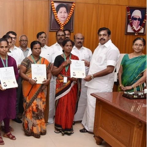 ஒகி புயலில் பாதிக்கப்பட்ட மீனவர்கள் குடும்பத்தினருக்கு அரசுப் பணி!