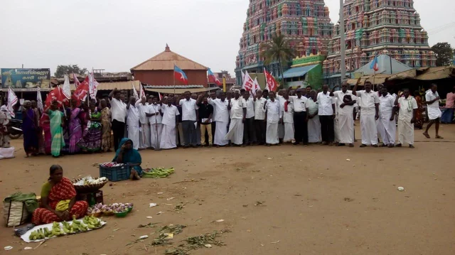 சாதிய தீண்டாமையைக் கண்டித்து காளையார்கோவிலில் போராட்டம்!