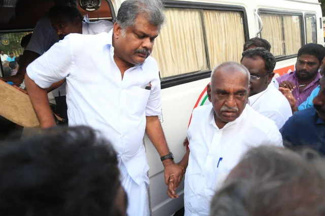 காங்கிரஸ் தேர்தல் அறிக்கை செல்லாத நோட்டு - ஜி.கே.வாசன் கிண்டல்!