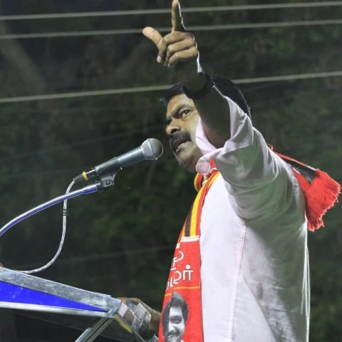 ``சாதனைகளைச் சொல்லி ஓட்டு கேட்க முடியுமா..?” - ராகுல், மோடிக்கு சீமான் கேள்வி