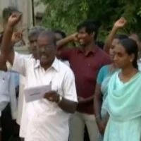தேர்தல் ஆணையத்தை கண்டித்து வி.ஏ.ஓ.க்கள் ஆர்ப்பாட்டம்!