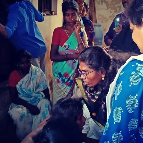 ``தர்மபுரி மாணவி வீட்டில் என்ன நடந்தது?!" விவரிக்கிறார் களத்தில் இருந்த கிரேஸ் பானு
