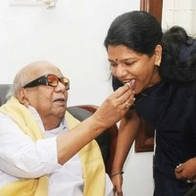 ‘ ஜெயலலிதாவை பின்பற்றுவதில் என்ன தவறு?!’ -கருணாநிதியிடம் ஆதங்கப்பட்ட கனிமொழி #Vikatan Exclusive