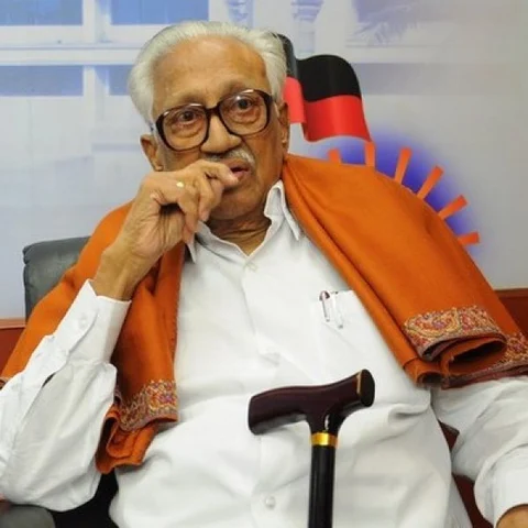 `அழகிரியை நீக்கிய முடிவில் உறுதியாக இருந்தார் கருணாநிதி!' - ஸ்டாலினுக்கு விளக்கிய பேராசிரியர்