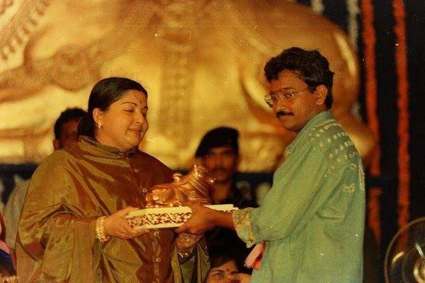 சசிகலாவின் வாழ்க்கை வரலாற்றை படமாக்குகிறாரா ராம்கோபால் வர்மா?