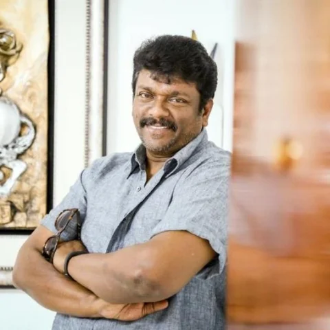 பார்த்திபனின் 'ஒத்த செருப்பு' - ஃபர்ஸ்ட் லுக்கை வெளியிட்ட விஜய் சேதுபதி!