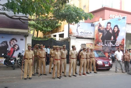 விஸ்வரூபம் படத்தை வெளியிடக் கோரி கமல் ரசிகர்கள் ஆர்ப்பாட்டம்