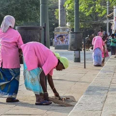 ”உரிமை எல்லாம் வேண்டாம்... உயிர்பாதுகாப்பு தான் கேட்கிறோம்!” - சர்வதேச மனித உரிமை நாளில் குமுறும் மீனவர்கள்