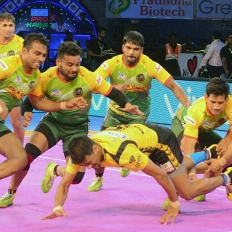 மோசத்திலிருந்து மிக மோசம்! சறுக்கும் தெலுங்கு டைட்டன்ஸ். #ProKabaddi #TTvsPP