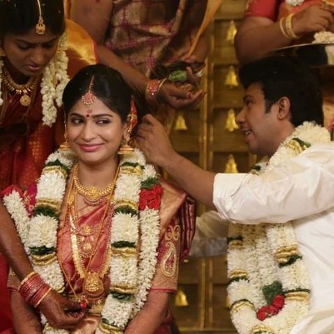 "பேசமாட்டியானு சண்டை போட்டவர், இப்போ 'ப்ளீஸ் பேசாதம்மா'னு கெஞ்சுறார்!" - விஜயலட்சுமி - ஃபெரோஸ் காதல் ஷேரிங்ஸ்