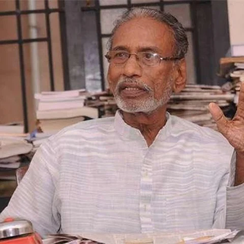"சீனாவின் ஆதரவோடு ராஜபக்சே ஆட்சி அமைக்கத் துடிக்கிறார்" - பழ.நெடுமாறன்