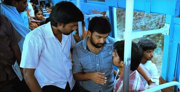 காதல் வாகனம்... நகரும் சொர்க்கம்... போலாம் ரைட்.... இது சிட்டி பஸ் கலாட்டா!