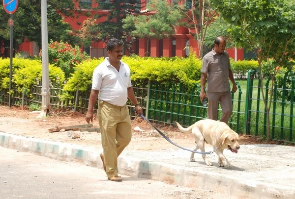 சுற்றுலா போறீங்களா... உங்கள் வீட்டை போலீஸ் பாதுகாக்கும்!