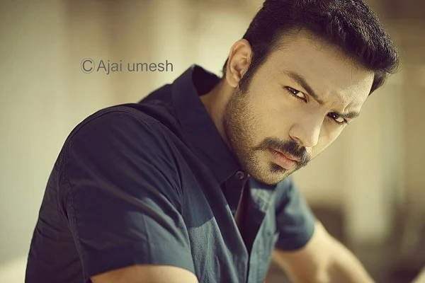 ஐ லவ் யூ சொன்னதே மறந்து போச்சாம்..! நம்பலாமா..?? அமித் பார்கவ் ஜாலி பேட்டி!