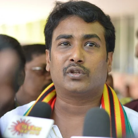 விருதுநகரில் வேட்புமனுத் தாக்கல் செய்த சீமான் மைத்துனர் - நாம் தமிழர் சார்பில் போட்டியிடுவதாக அறிவிப்பு