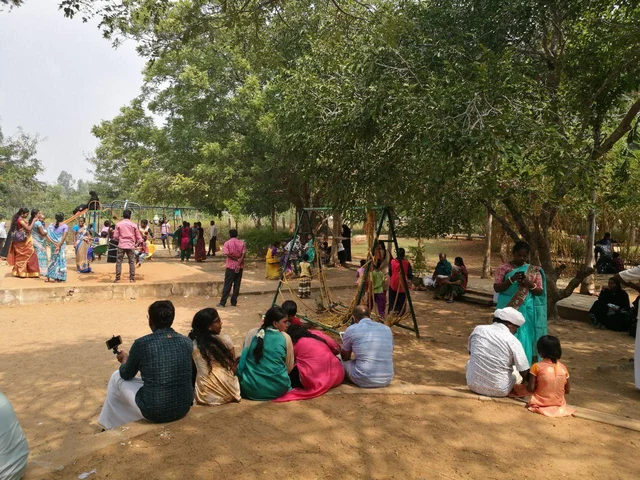 காதலர்கள் ஜோடியாக செல்வதற்கு தடை- வெறிச்சோடிய சித்தன்னவாசல்!