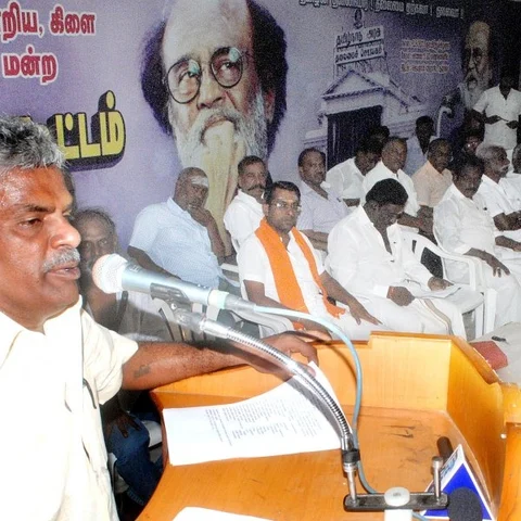 வராகி அம்மனுக்கு யாகம்... ரஜினி அரசியலுக்கு வருவது நிச்சயம்... சென்டிமென்ட் சிக்கலில் ரசிகர்கள்!