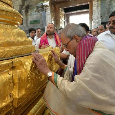குடும்பத்தினருடன் ஏழுமலையானைத் தரிசித்தார் குடியரசுத்தலைவர்