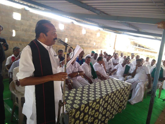 `சிறு விவசாயிகள் போராடவே முடியாத நிலைக்குத் தள்ளப்பட்டுள்ளனர்!’ - கொதிக்கும் வைகோ