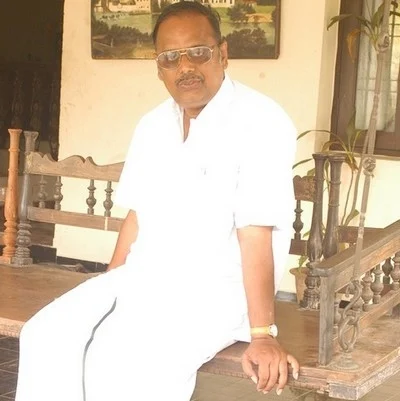 இந்தக்குற்றத்துக்கும் எனக்கும் சம்பந்தமில்லை, கண்ணீர் மல்கக் கதறிய வீ.சேகர்