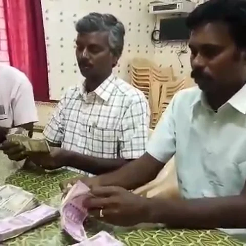 வாகனச் சோதனையில் சிக்கிய லட்சங்கள் !- தொடரும் தேர்தல் பறக்கும் படையினரின் அதிரடி