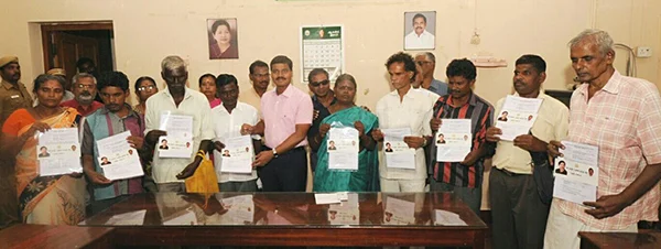 பார்வையற்ற 10 நபருக்கு பசுமை வீடு வழங்கும் பலே திட்டம் !