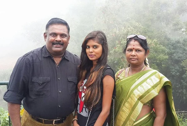 ”மனைவியின் இனிஷியலை மகளுக்கு வைத்தேன்” அசத்தப் போவது யாரு வெங்கடேஷ் ஆறுமுகம்